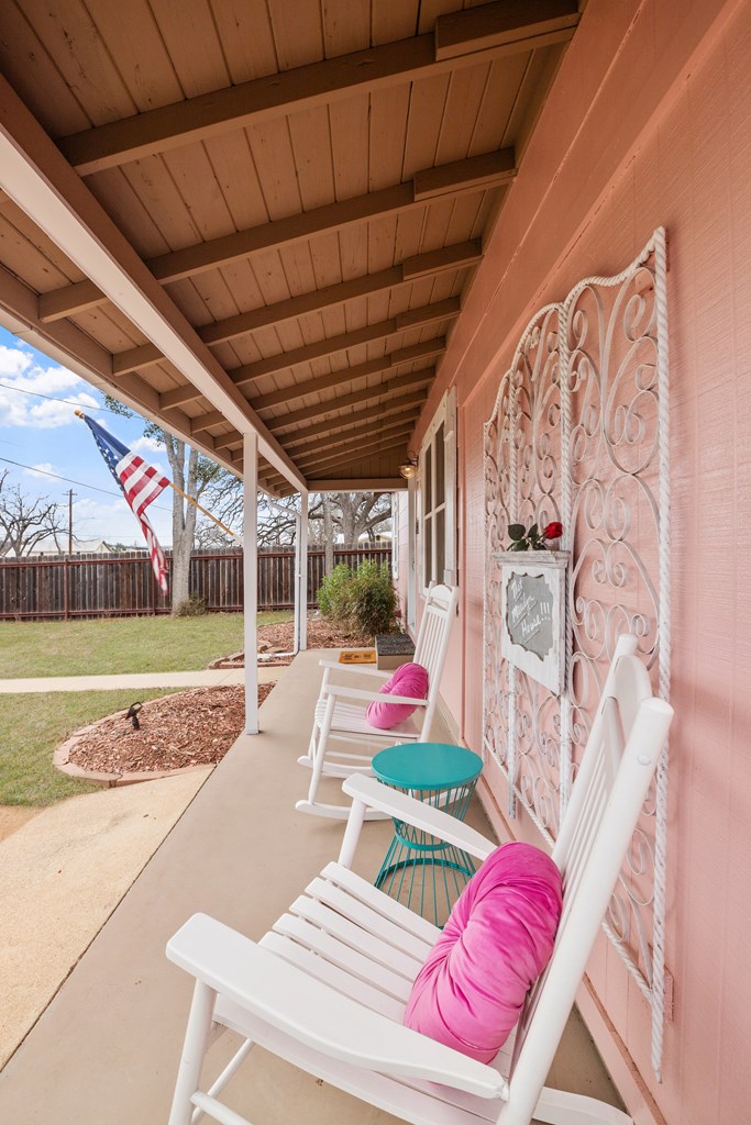 812 W Austin St