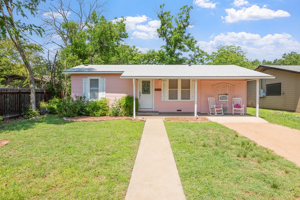 812 W Austin St