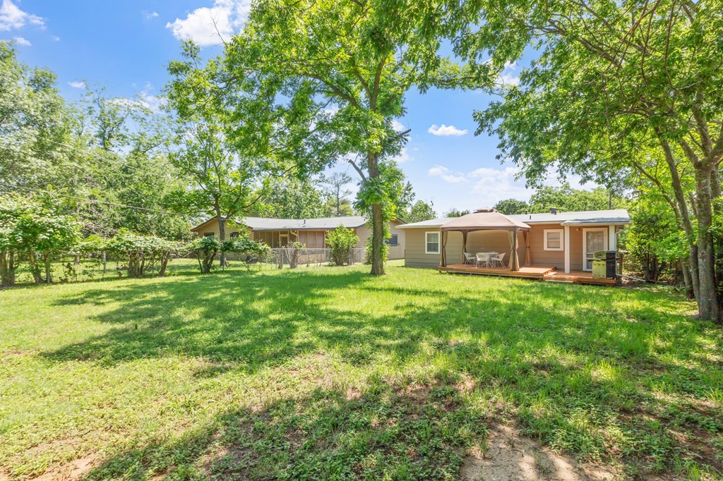 812 W Austin St