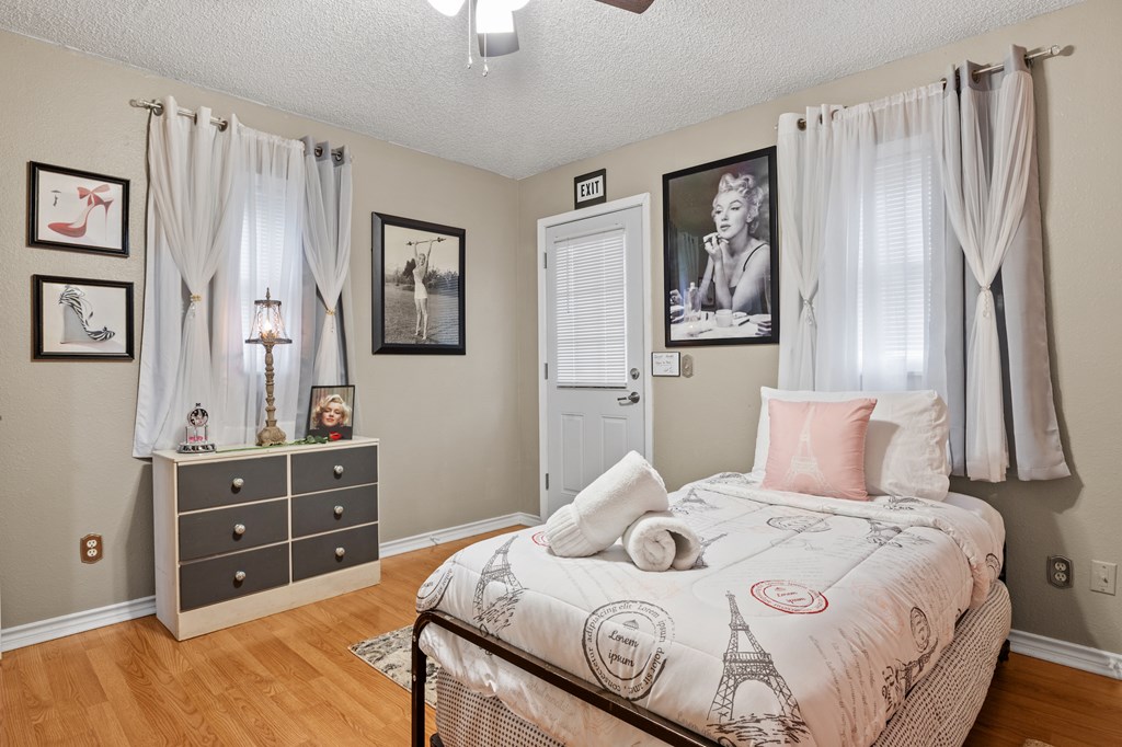 812 W Austin St