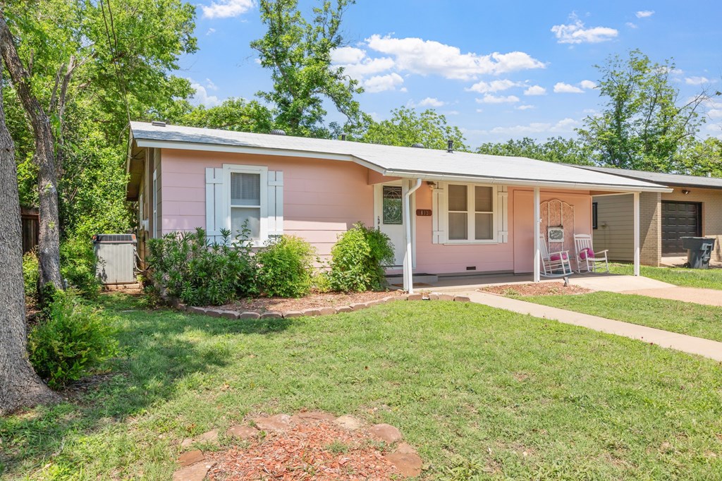 812 W Austin St