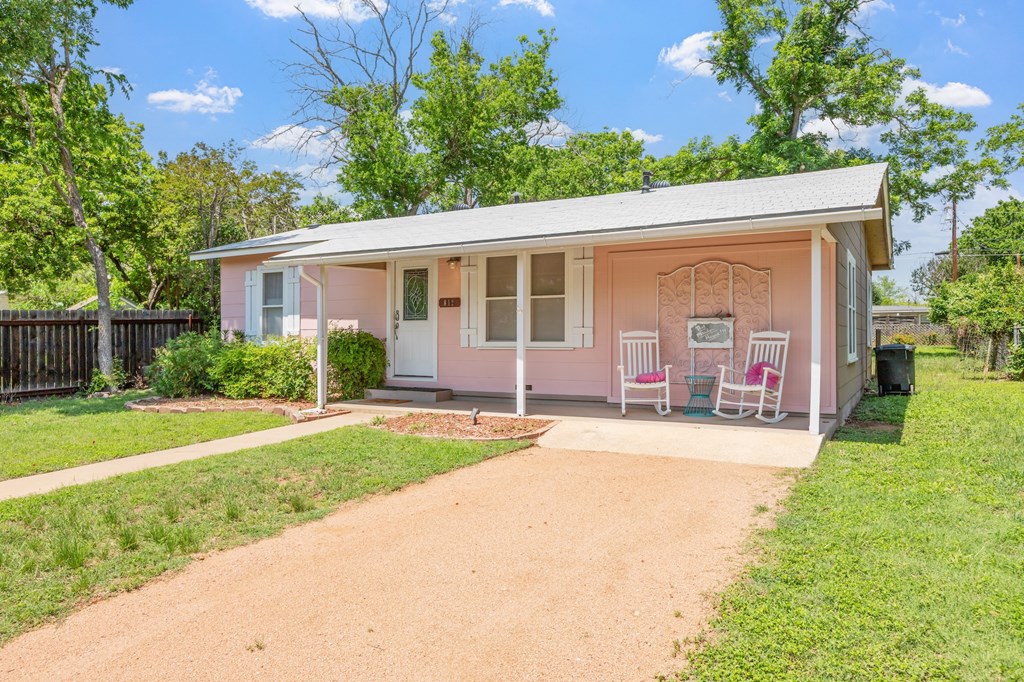 812 W Austin St