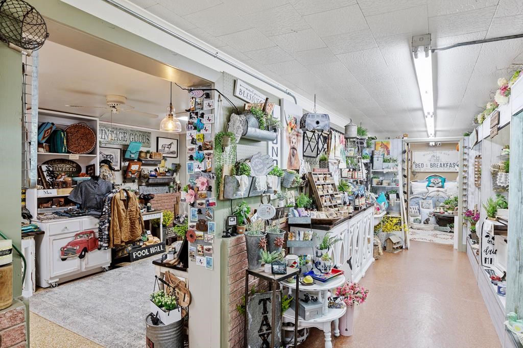905 E Main St