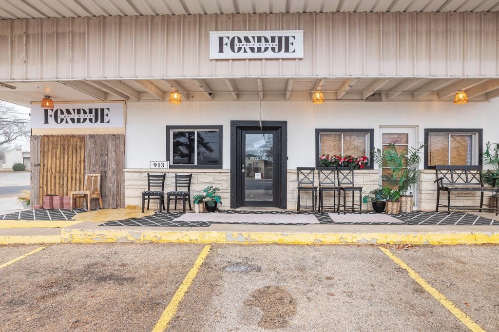 905 E Main St