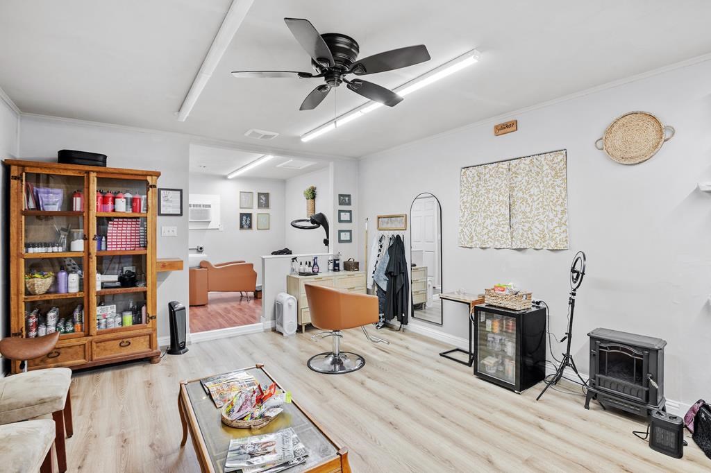 905 E Main St