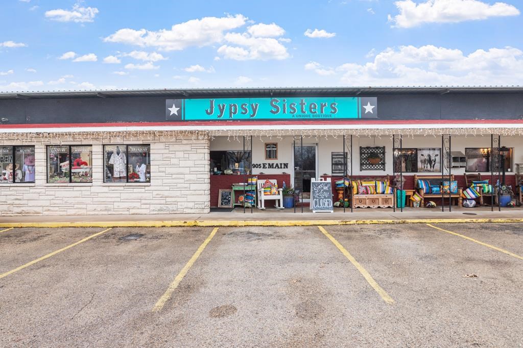 905 E Main St