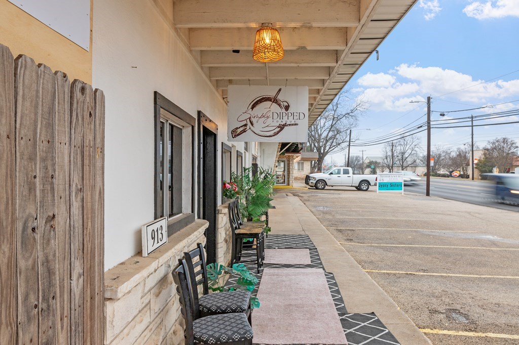 905 E Main St