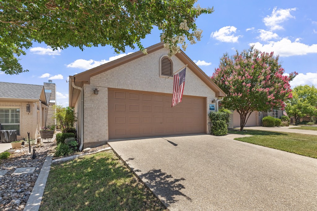 444 Summit Circle