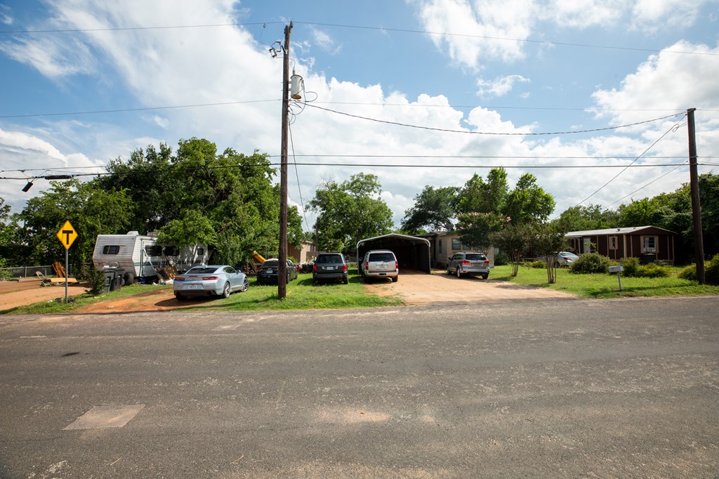 613 Mustang St