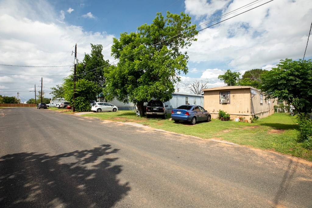 613 Mustang St