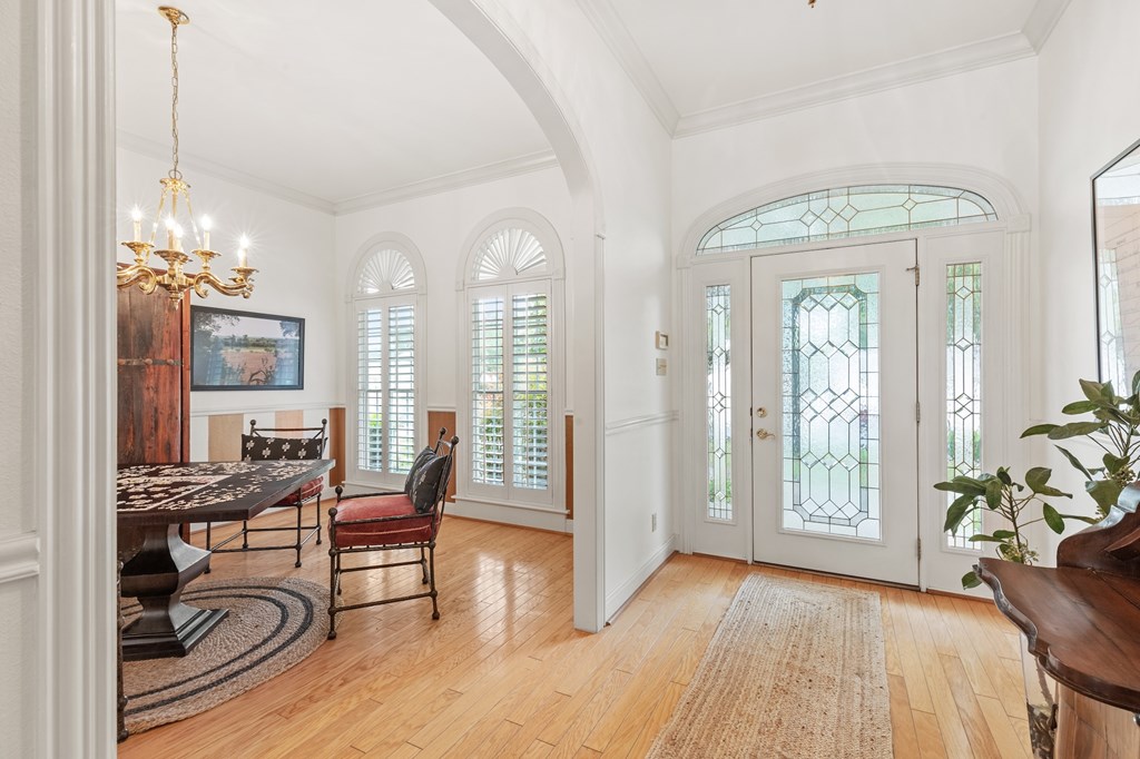 2208 Amberstone