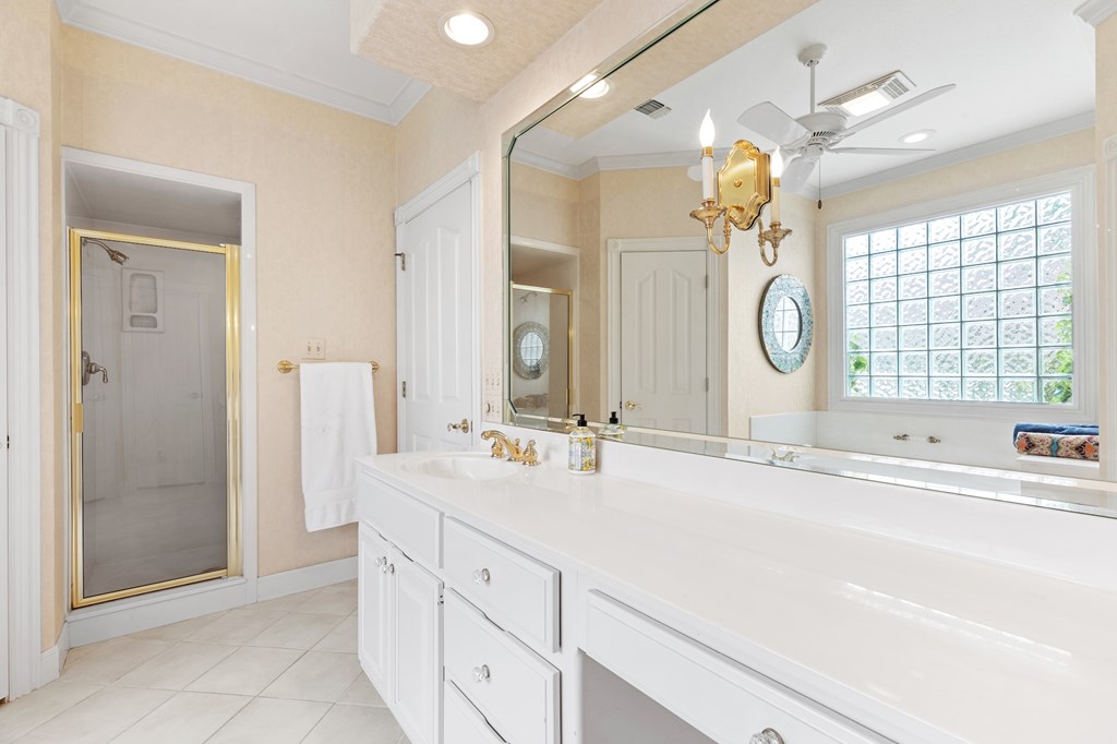 2208 Amberstone