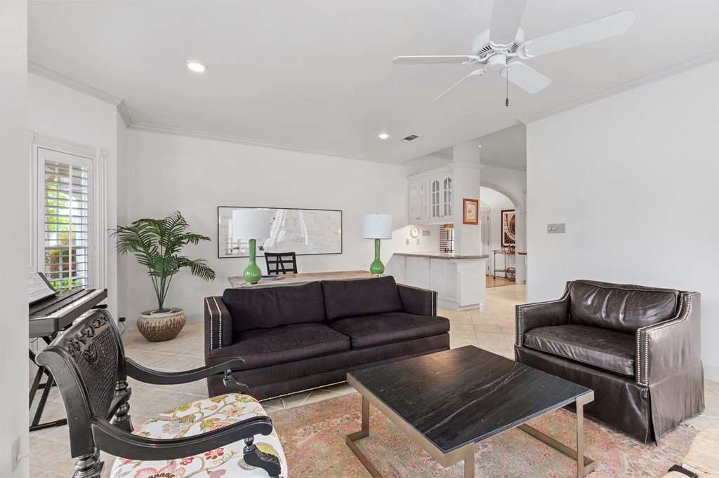 2208 Amberstone