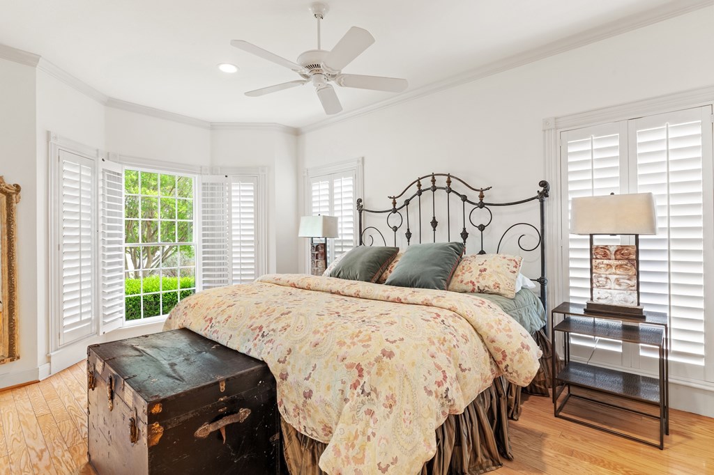 2208 Amberstone