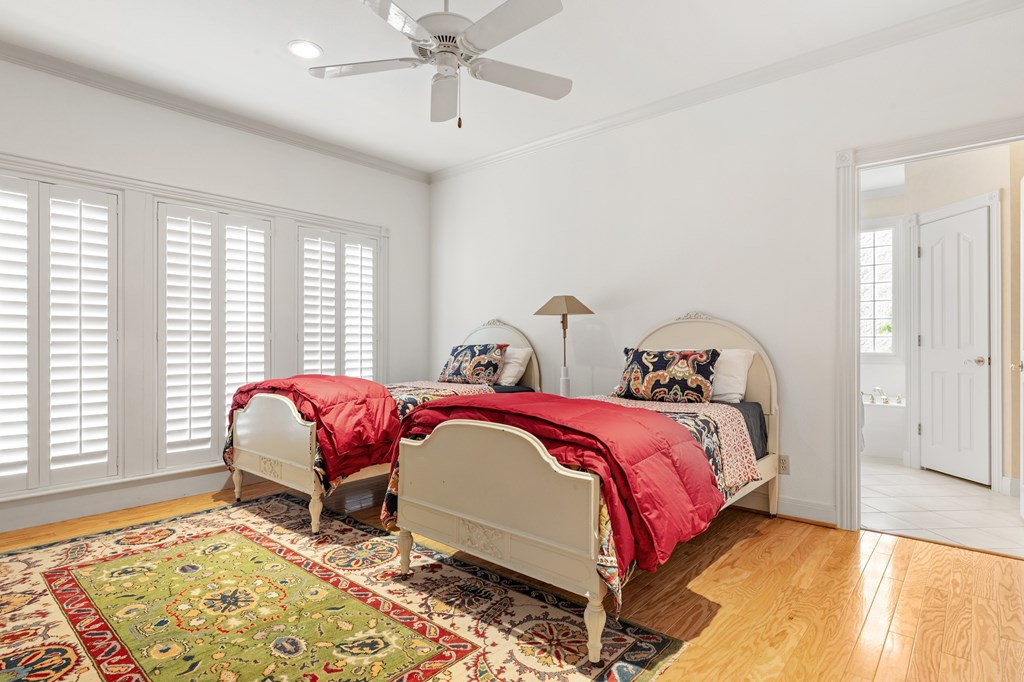 2208 Amberstone