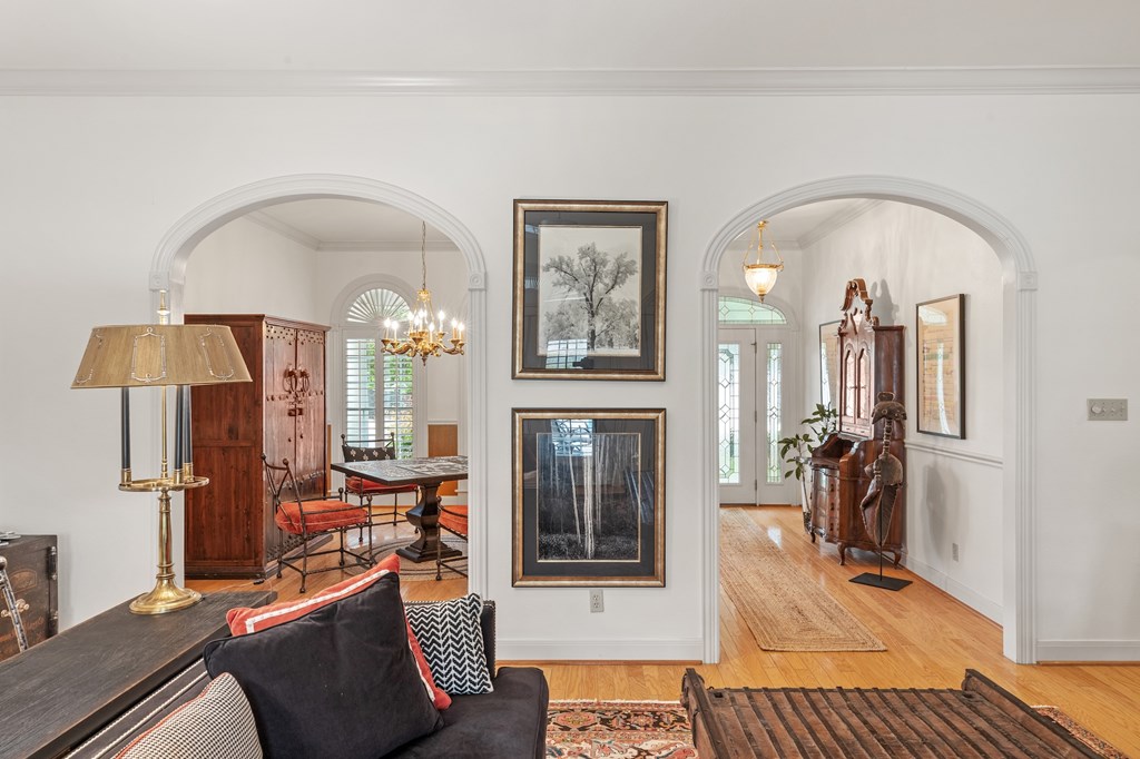 2208 Amberstone
