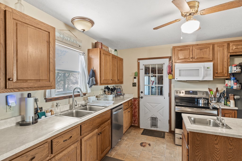 393 Marschall Creek Rd