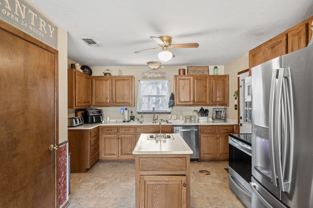 393 Marschall Creek Rd