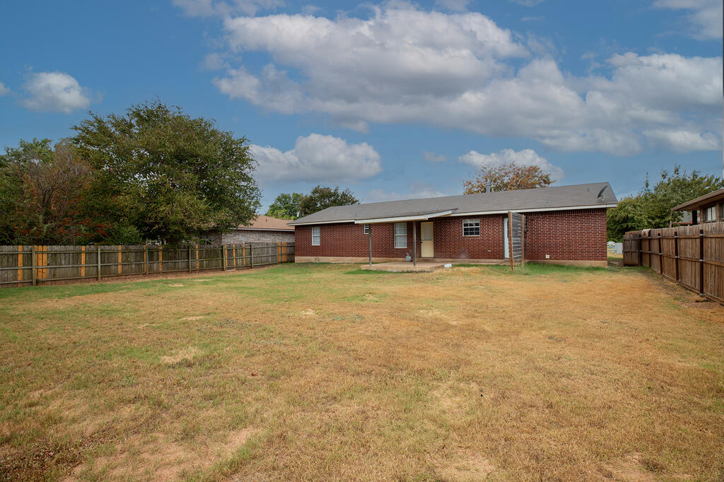 703 Dawn Lane