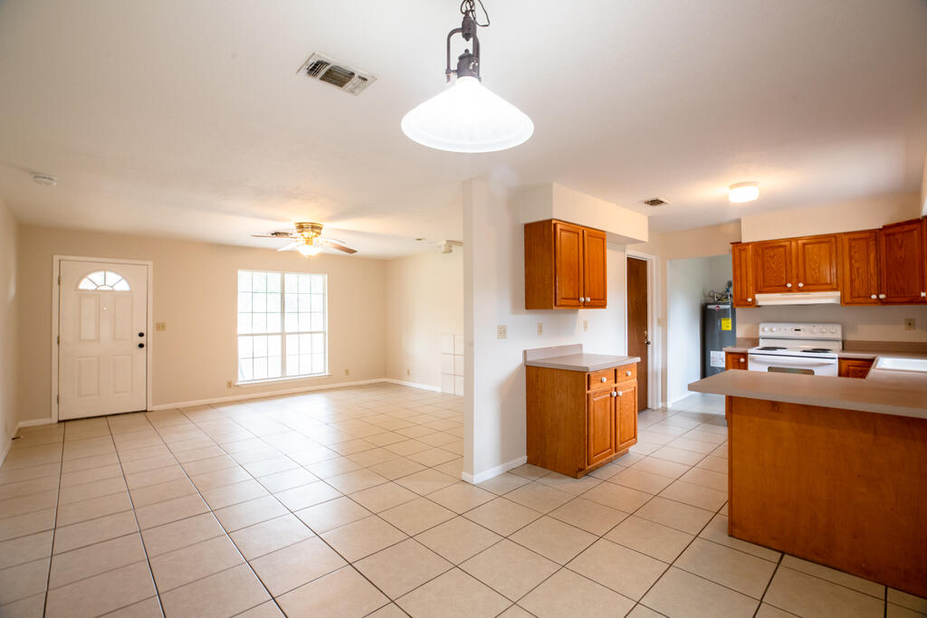 703 Dawn Lane