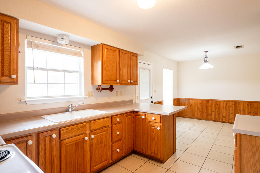 703 Dawn Lane