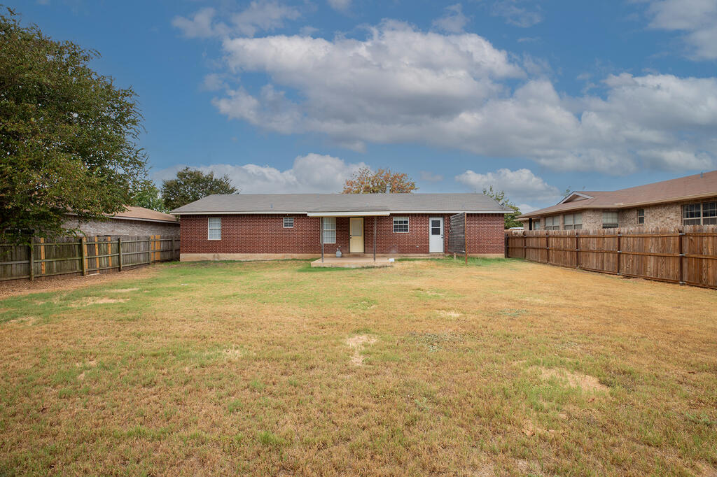 703 Dawn Lane