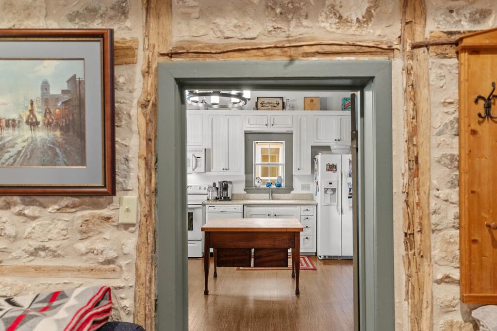 504 W Austin St