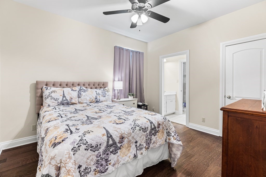 1107 Running Buck Lane