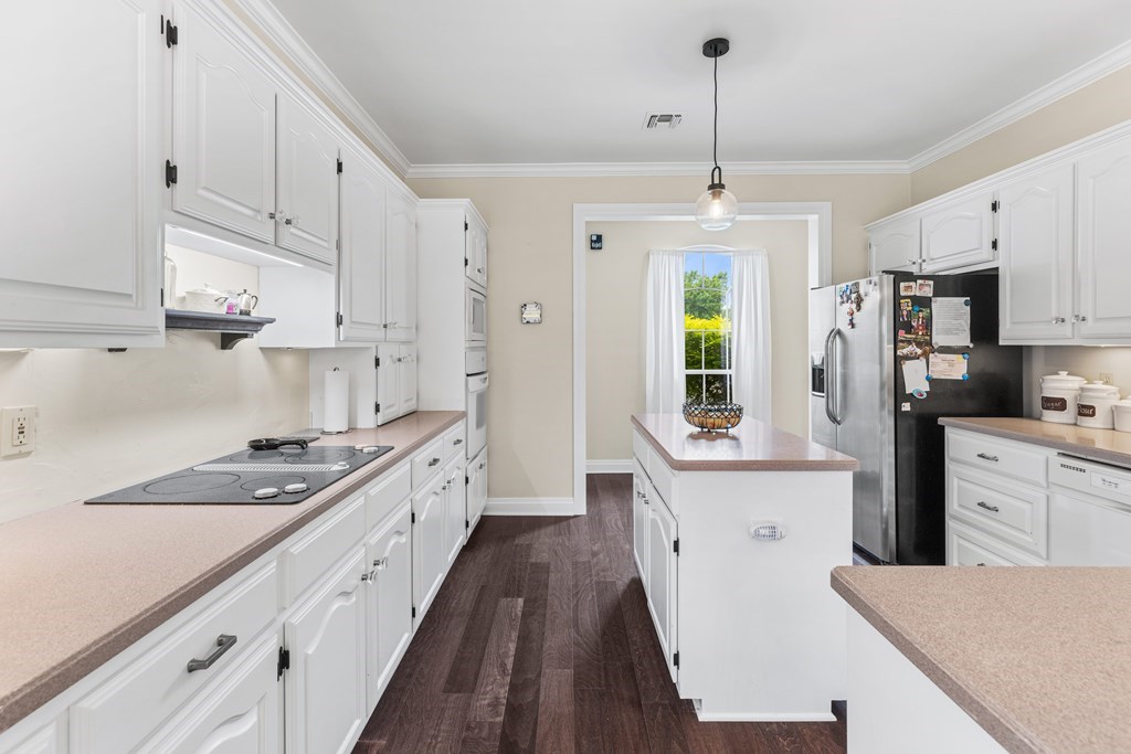 1107 Running Buck Lane