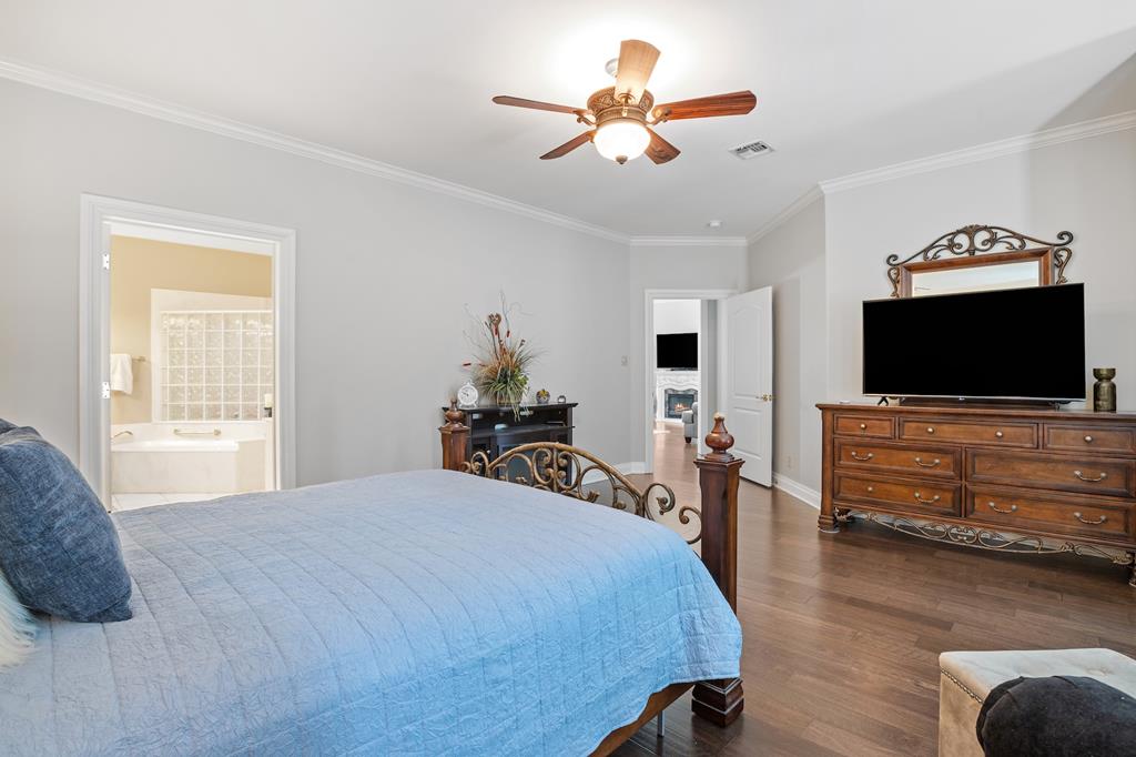 1107 Running Buck Lane