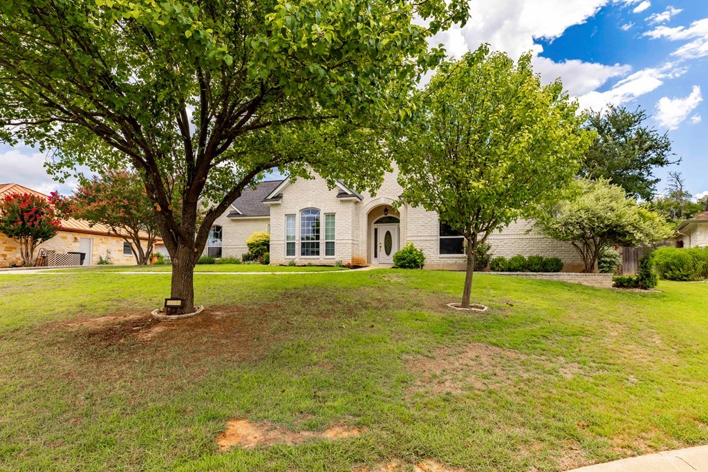 1107 Running Buck Lane
