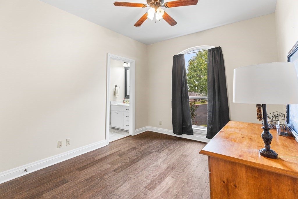 1107 Running Buck Lane
