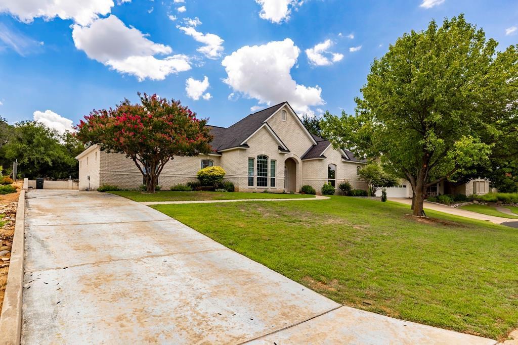 1107 Running Buck Lane