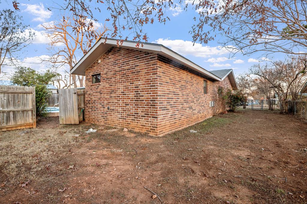 610 N Bowie