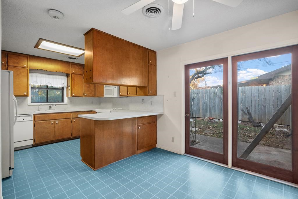610 N Bowie