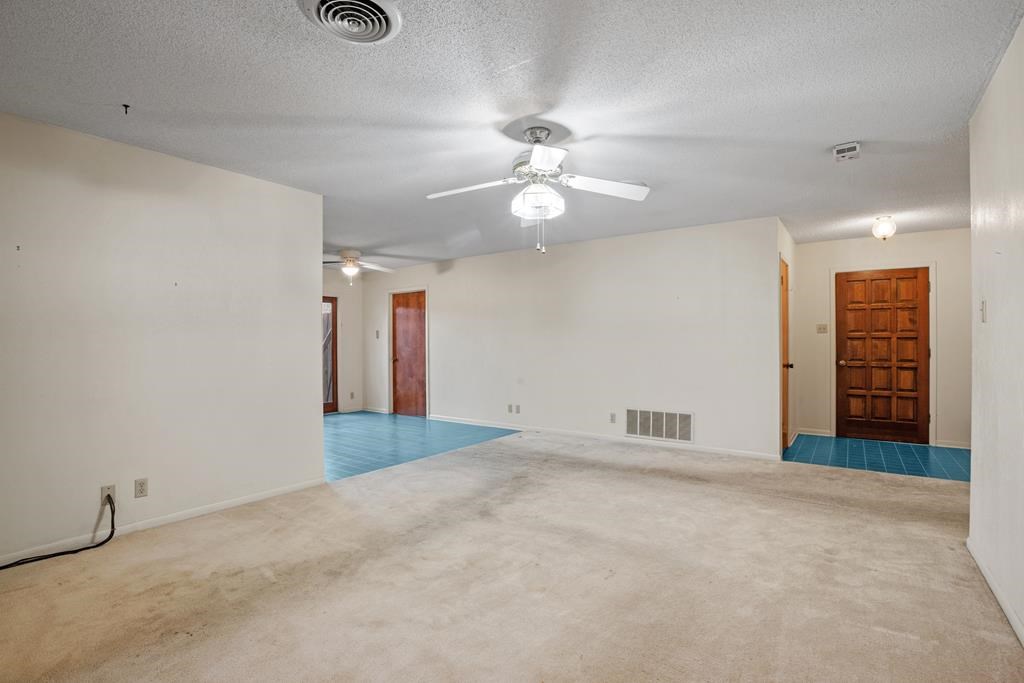 610 N Bowie