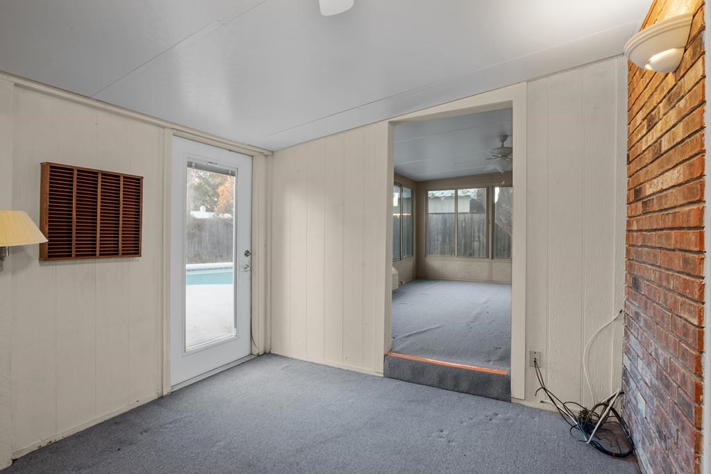 610 N Bowie