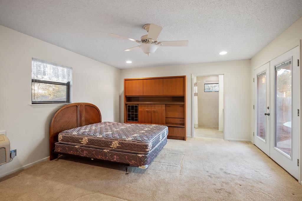 610 N Bowie