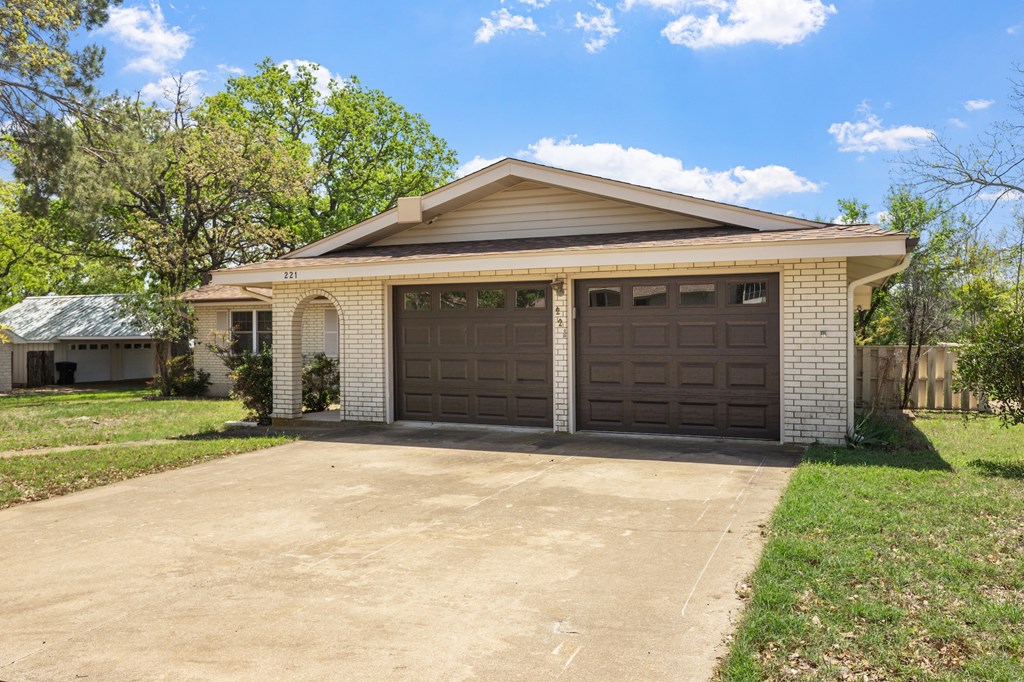 221 Timberidge Dr