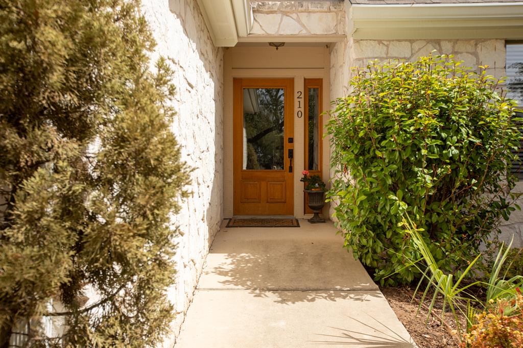 210 Ellebracht Dr