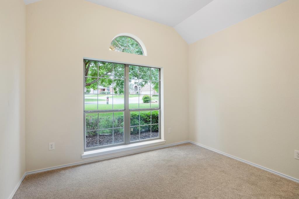 132 W Creekview Dr