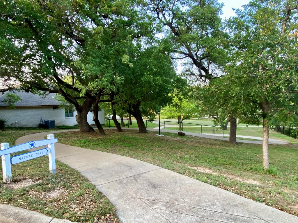 132 W Creekview Dr