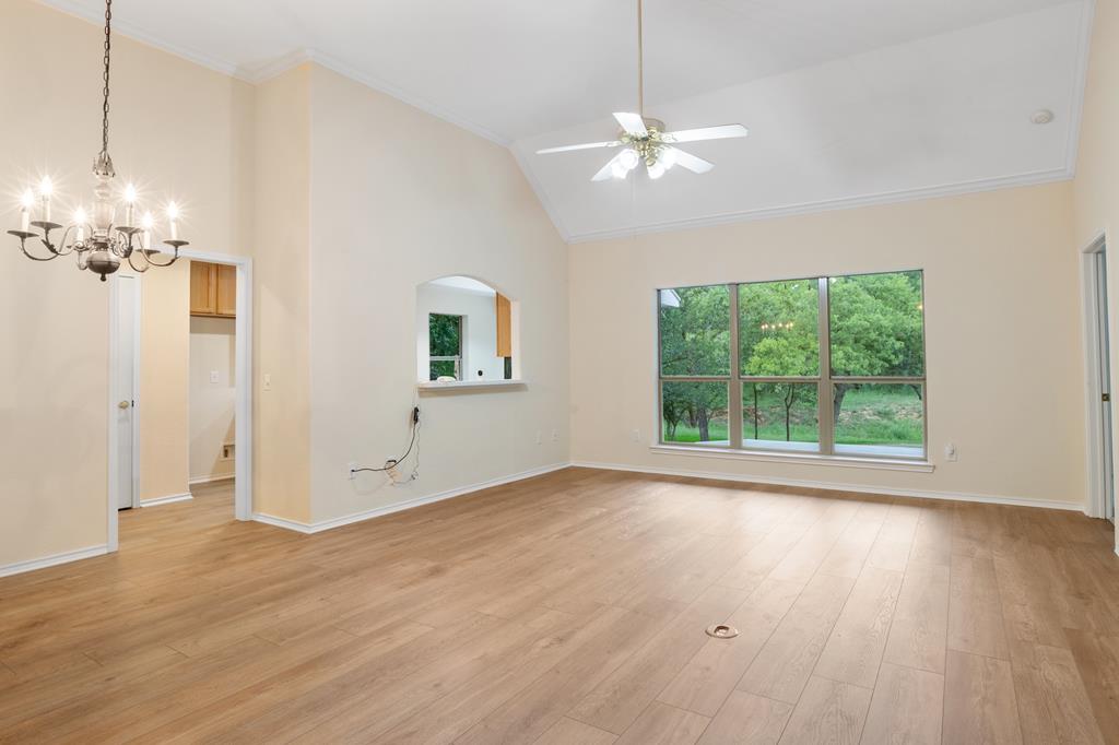 132 W Creekview Dr