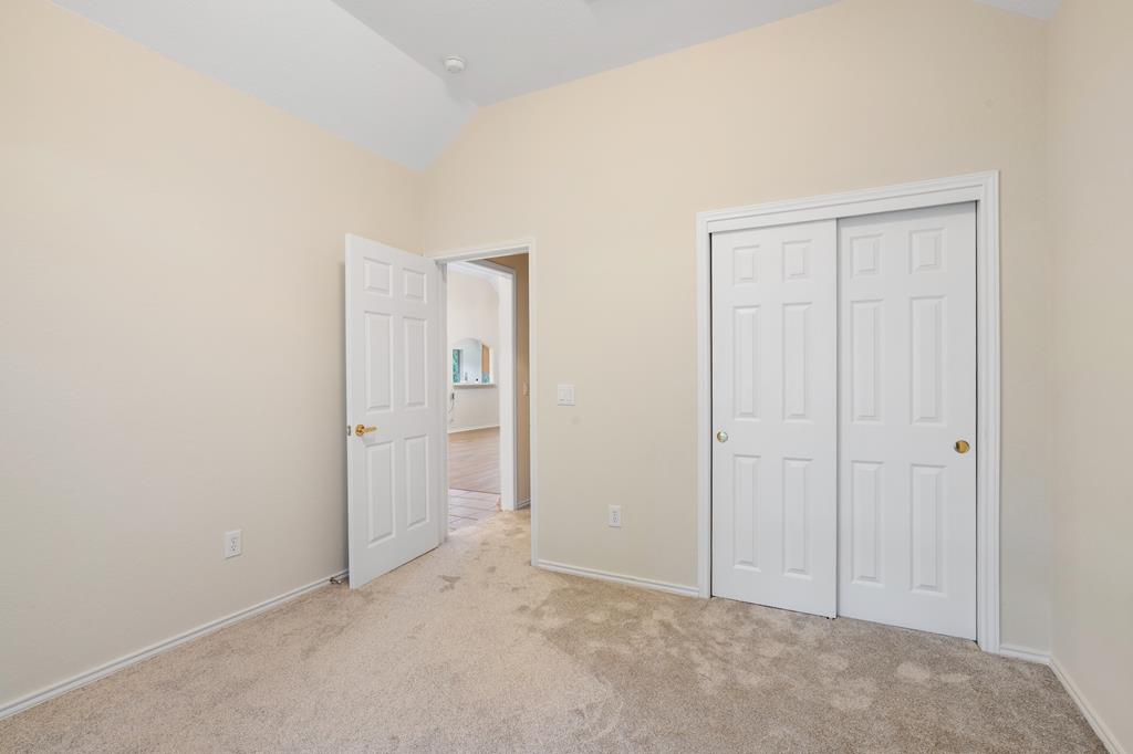 132 W Creekview Dr