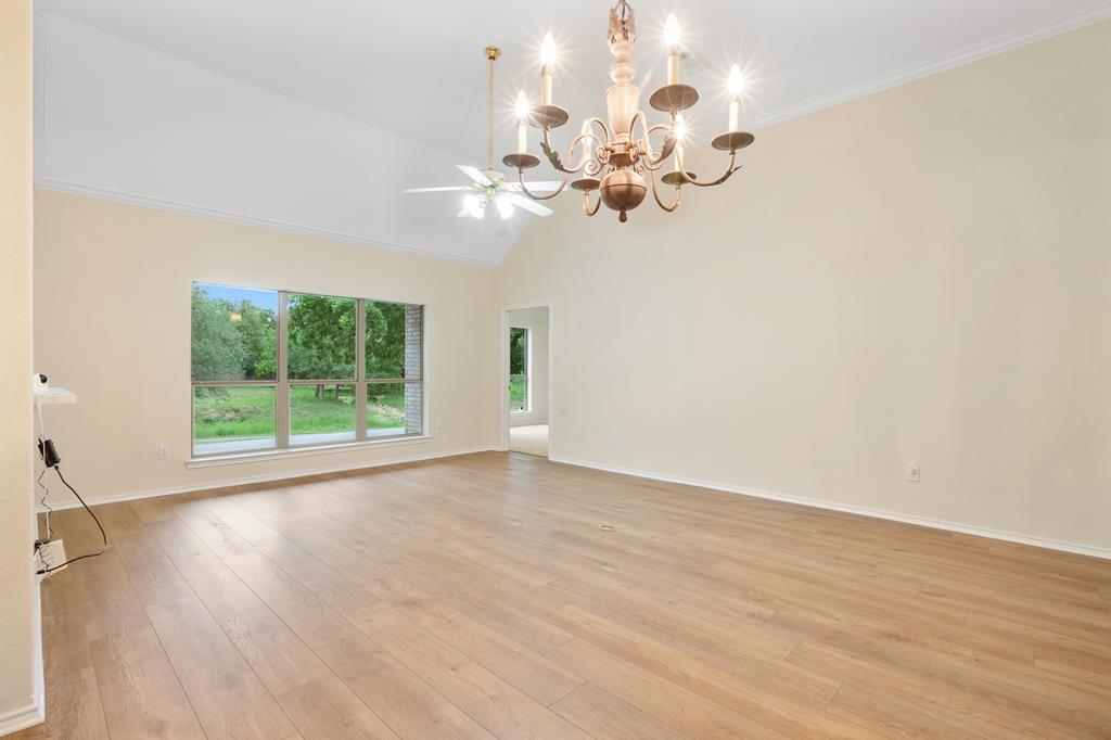 132 W Creekview Dr