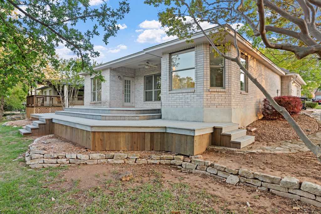 132 W Creekview Dr