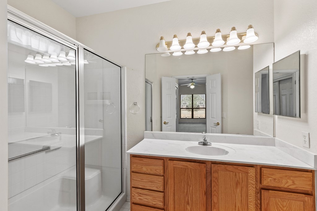 132 W Creekview Dr
