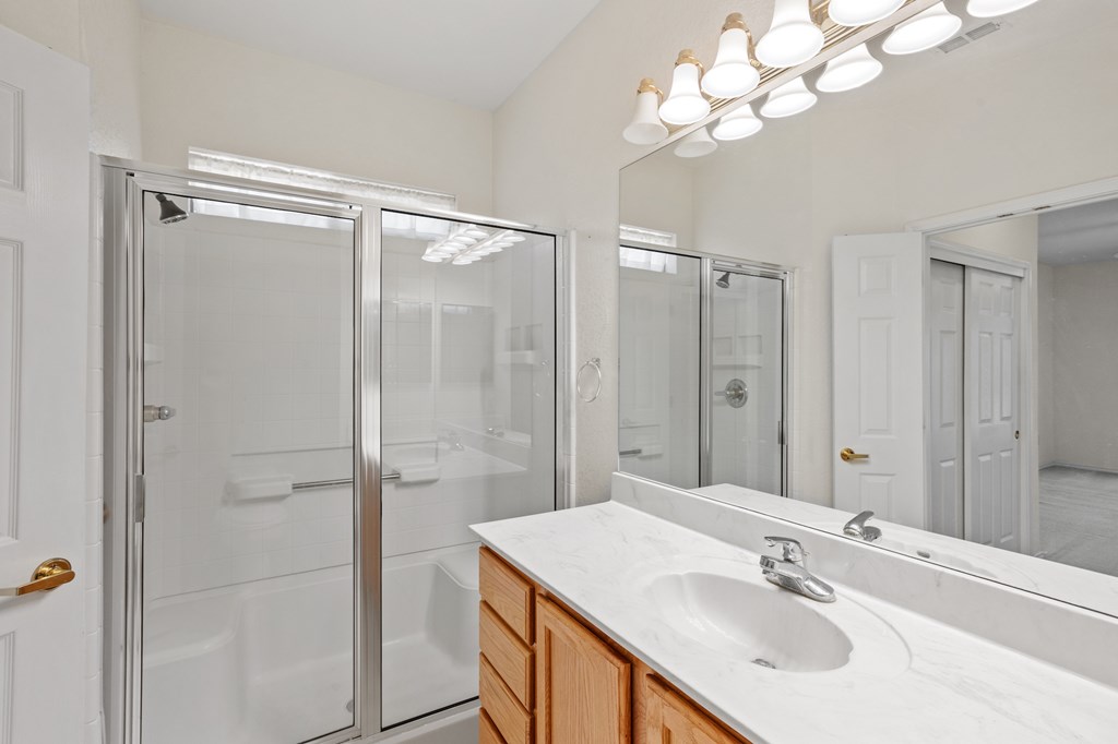 132 W Creekview Dr