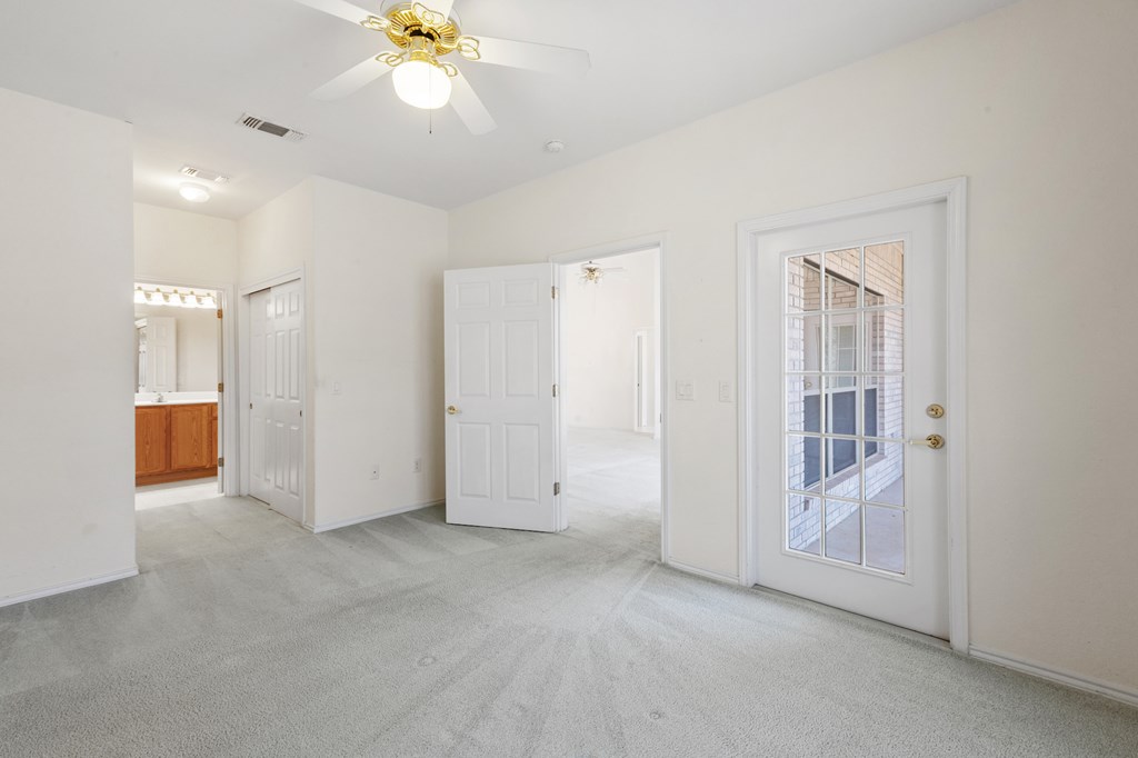 132 W Creekview Dr