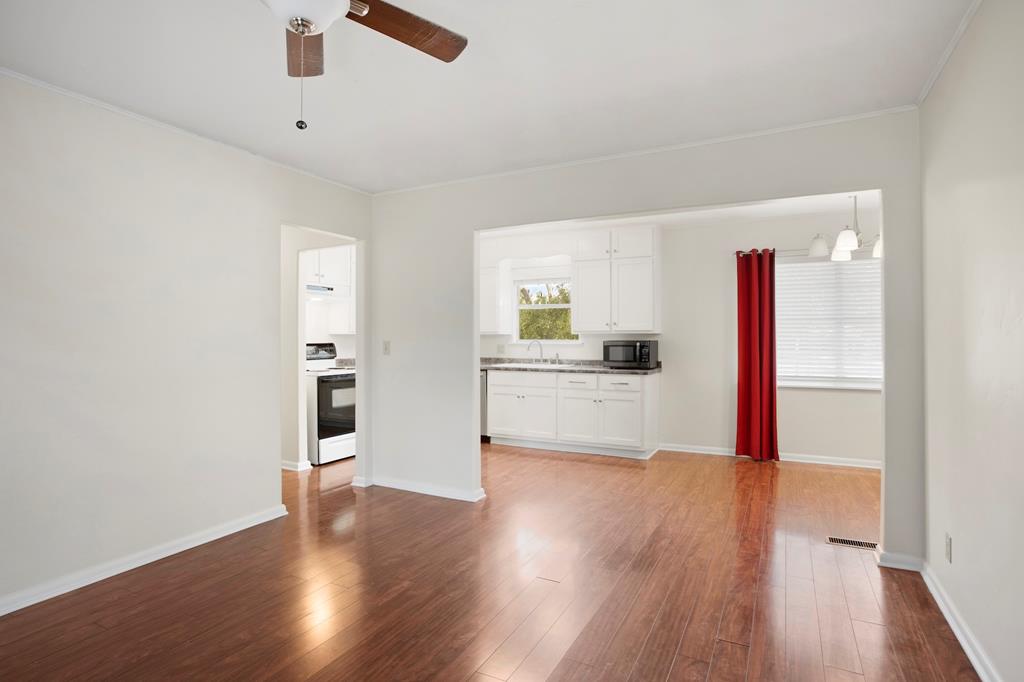 329 W Mulberry St